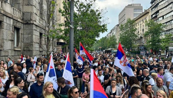СРБИЈА НАДЕ ЈЕ СКУП МИРА Мирковић: Нападнути су наши омладинци и градски одборници, насиље је недопустиво СРБИЈА НАДЕ ЈЕ СКУП МИРА Мирковић: Нападнути су наши омладинци и градски одборници, насиље је недопустиво