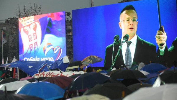 ПОДРЖАВАЈТЕ СВОГ ПРЕДСЕДНИКА У ИЗГРАДЊИ ШТО ЈАЧЕ СРБИЈЕ Сијарто на скупу Србија наде поручио: Нападају нас јер имамо јаке лидере ПОДРЖАВАЈТЕ СВОГ ПРЕДСЕДНИКА У ИЗГРАДЊИ ШТО ЈАЧЕ СРБИЈЕ Сијарто на скупу Србија наде поручио: Нападају нас јер имамо јаке лидере