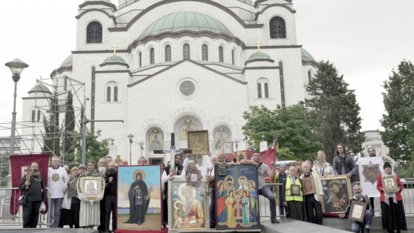 ТРИ МЕСЕЦА У ПОСТУ И МОЛИТВИ : Ходочасници кренули у крстни ход од Храма Светог Саве до Атоса ТРИ МЕСЕЦА У ПОСТУ И МОЛИТВИ : Ходочасници кренули у крстни ход од Храма Светог Саве до Атоса