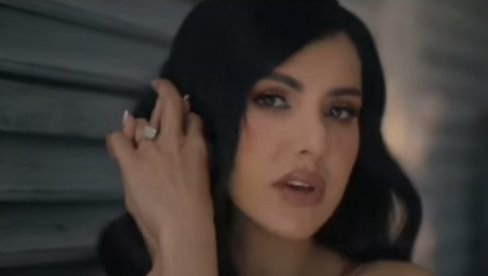 SIJA PRSTEN KAO LAS VEGAS: Udaje se Tanja Savić SIJA PRSTEN KAO LAS VEGAS: Udaje se Tanja Savić