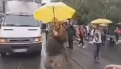 SRĐAN MILIVOJEVIĆ NEPOŽELJAN: Je li ovo vaš protest ili narodni? (VIDEO) SRĐAN MILIVOJEVIĆ NEPOŽELJAN: Je li ovo vaš protest ili narodni? (VIDEO)