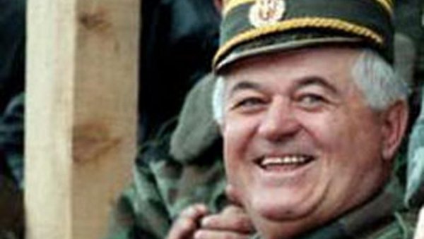 ГРАНДИОЗНИМ ПОБЕДАМА УШАО У ЛЕГЕНДУ: Обележено 20 година од смрти генерала Талића ГРАНДИОЗНИМ ПОБЕДАМА УШАО У ЛЕГЕНДУ: Обележено 20 година од смрти генерала Талића