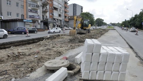 MAŠINE U VIŠNJIČKOJ RADE I NOĆU I VIKENDOM Obnova frekventne saobraćajnice na Paliluli biće završena i pre roka