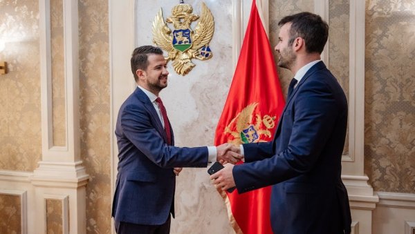 ОДЛУЧЕНО! Милатовић предложио лидера ПЕС Милојка Спајића за мандатара ОДЛУЧЕНО! Милатовић предложио лидера ПЕС Милојка Спајића за мандатара