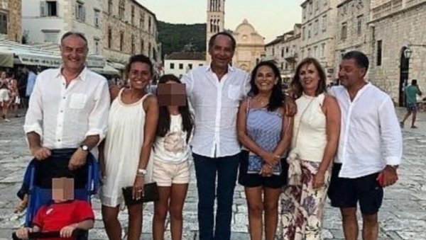 ЧУДО ДА НЕМА ВИШЕ МРТВИХ: Када су дошли на хрватско острво, нису ни слутили шта их чека - тада је настала и последња заједничка слика ЧУДО ДА НЕМА ВИШЕ МРТВИХ: Када су дошли на хрватско острво, нису ни слутили шта их чека - тада је настала и последња заједничка слика