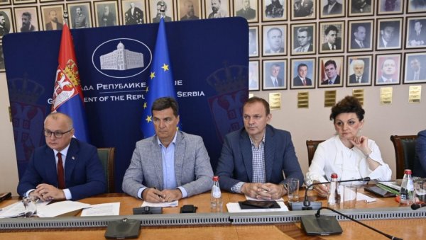 КИНА ПОСТАЛА ДРУГИ СПОЉНОТРГОВИНСКИ ПАРТНЕР СРБИЈЕ: Весић са кинеским министром представио пројекте у Србији (ФОТО) КИНА ПОСТАЛА ДРУГИ СПОЉНОТРГОВИНСКИ ПАРТНЕР СРБИЈЕ: Весић са кинеским министром представио пројекте у Србији (ФОТО)