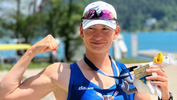 ЈОВАНА АРСИЋ ИДЕ НА ОЛИМПИЈСКЕ ИГРЕ У ПАРИЗ! Наша најбоља веслачица извадила олимпијску визу на Светском првенству у Београду ЈОВАНА АРСИЋ ИДЕ НА ОЛИМПИЈСКЕ ИГРЕ У ПАРИЗ! Наша најбоља веслачица извадила олимпијску визу на Светском првенству у Београду