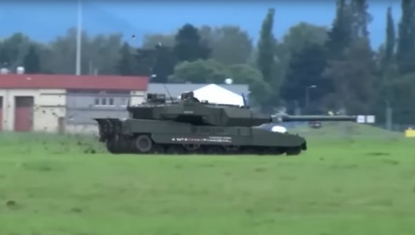 ПАНЦЕРИ НА САМО 800 КМ ОД МОСКВЕ: Колико је моћна нова 45. оклопна бригада немачке војске у Литванији? (ВИДЕО) ПАНЦЕРИ НА САМО 800 КМ ОД МОСКВЕ: Колико је моћна нова 45. оклопна бригада немачке војске у Литванији? (ВИДЕО)