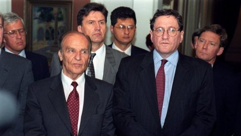 FELJTON - ALIJA IZETBEGOVIĆ, ČOVEK SA MNOGO LICA: Učestvovao u formiranju Handžar divizije, osuđen zbog nacionalizma i islamizma FELJTON - ALIJA IZETBEGOVIĆ, ČOVEK SA MNOGO LICA: Učestvovao u formiranju Handžar divizije, osuđen zbog nacionalizma i islamizma