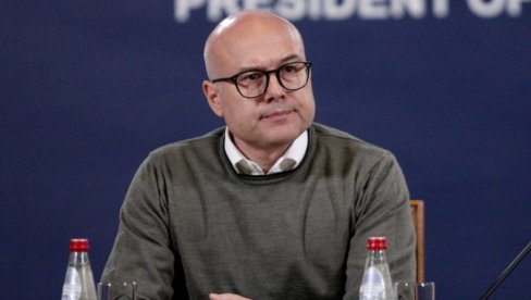 ВУЧЕВИЋ ЗАТРАЖИО БАСТИНУ ОСТАВКУ: Реаговао министар одбране и лидер СНС