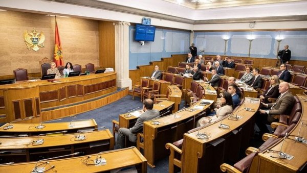 ЈАКОВ НЕЋЕ ДА ПОТПИШЕ: Који су све важни закони стопирани због избора ЈАКОВ НЕЋЕ ДА ПОТПИШЕ: Који су све важни закони стопирани због избора