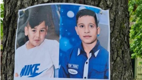 SAHRANJEN DEČAK KOJI SE UTOPIO KOD APATINA: Na oproštaj došli vatrogasci iz Hrvatske koji su izvukli telo SAHRANJEN DEČAK KOJI SE UTOPIO KOD APATINA: Na oproštaj došli vatrogasci iz Hrvatske koji su izvukli telo