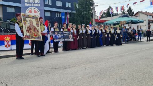 „НЕ ДАМ ЗЕМЉУ ЦАРА ДУШАНА“: Ево шта су Срби из Лепосавића поручили лажном Куртијевом градоначелнику (ВИДЕО)