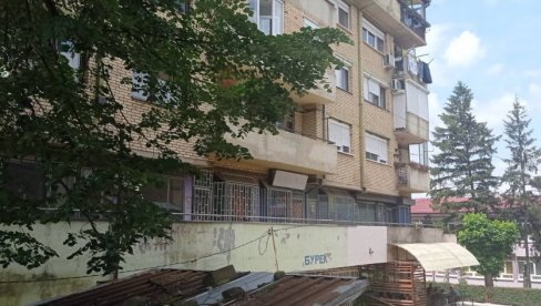 PRIKUPLJANJE POTPISA ZA SMENU GRADONAČELNIKA SUTRA I ZVEČANU: Procedura će biti započeta u 9.00 PRIKUPLJANJE POTPISA ZA SMENU GRADONAČELNIKA SUTRA I ZVEČANU: Procedura će biti započeta u 9.00