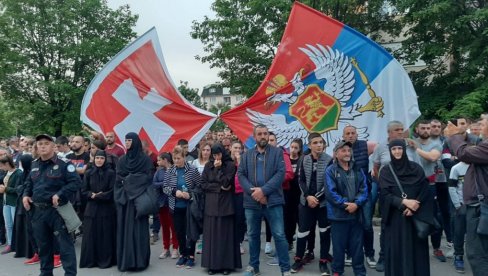 ОД ДРЖАВЕ СРПСТВА ДО ФОБИЈЕ ОД СРБА: 18 година од референдума званична Подгорица Дан независности дочекује подељена, али и посвађана ОД ДРЖАВЕ СРПСТВА ДО ФОБИЈЕ ОД СРБА: 18 година од референдума званична Подгорица Дан независности дочекује подељена, али и посвађана