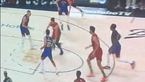 SRPSKA POSLA: Jokić nije pustio Jovića da se upiše u velikom finalu (VIDEO) SRPSKA POSLA: Jokić nije pustio Jovića da se upiše u velikom finalu (VIDEO)