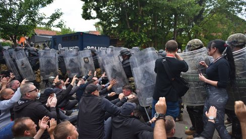 UHAPŠENI DOK SU MIRNO PROTESTOVALI: Advokat o novim dokazima koji pokazuju da Obrenović i Petrović nisu učestvovali u neredima (VIDEO)