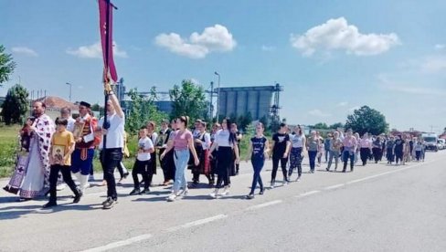 LITIJA NA DUHOVE: Manifestacija u Sečnju