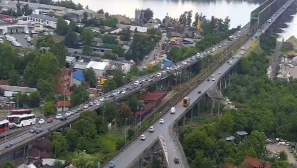 ЛАНЧАНИ СУДАР НА ПАНЧЕВЦУ: Повређене две особе ЛАНЧАНИ СУДАР НА ПАНЧЕВЦУ: Повређене две особе