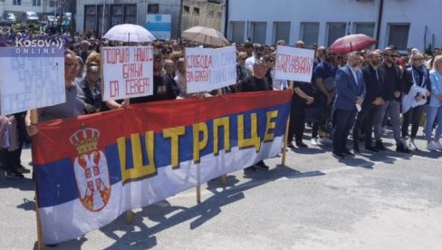ŠTRPCE UZ SRBE SA SEVERA: Građani poslali poruke podrške sunarodnicima (VIDEO) ŠTRPCE UZ SRBE SA SEVERA: Građani poslali poruke podrške sunarodnicima (VIDEO)