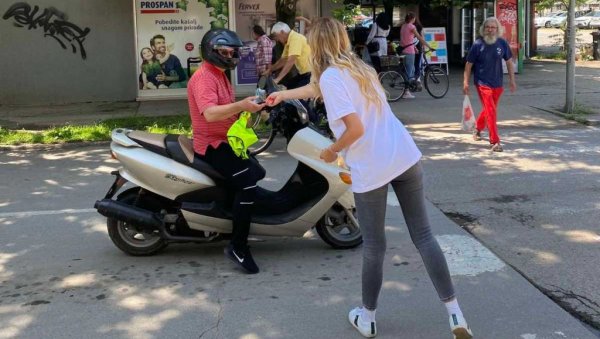 „ГЛЕДАЈ ДА ТЕ ВИДЕ“ И У КИКИНДИ: Акција за безбедније учешће бициклиста у саобраћају (ФОТО) „ГЛЕДАЈ ДА ТЕ ВИДЕ“ И У КИКИНДИ: Акција за безбедније учешће бициклиста у саобраћају (ФОТО)