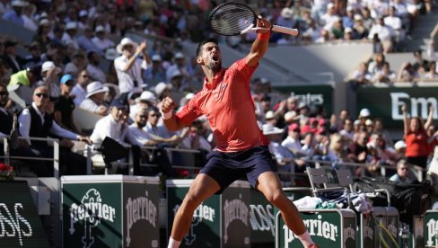 S DECOM U MISLIMA: Kako je Novak našao snagu da preokrene meč