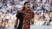 ZVEREV NA TEŠKOM ZADATKU: Cicipas na šljaci uspeva da prikrije slabosti!