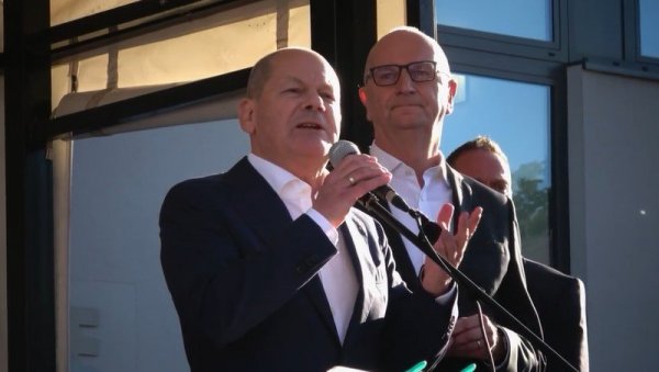 ШОЛЦ ИЗВИЖДАН НА ПОЛИТИЧКОМ СКУПУ: Изашао на бину, окупљени му скандирали да је ратни хушкач и бандит (ВИДЕО) ШОЛЦ ИЗВИЖДАН НА ПОЛИТИЧКОМ СКУПУ: Изашао на бину, окупљени му скандирали да је ратни хушкач и бандит (ВИДЕО)