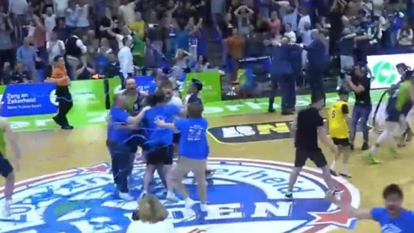 КОШАРКА НЕ ПАМТИ ОВАКАВ ПРЕОКРЕТ: Губили 16 разлике на 140 секунди до краја, а онда освојили трофеј (ВИДЕО) КОШАРКА НЕ ПАМТИ ОВАКАВ ПРЕОКРЕТ: Губили 16 разлике на 140 секунди до краја, а онда освојили трофеј (ВИДЕО)