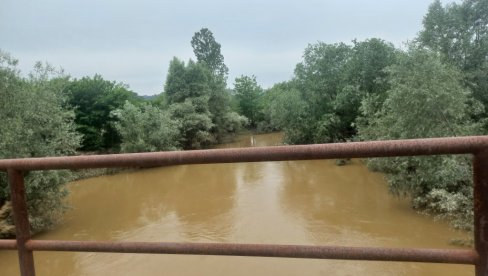 GORE JE NEGO 2014. GODINE: Loznica vida rane od poslednjeg nevremena, kiša odnela sve prinose