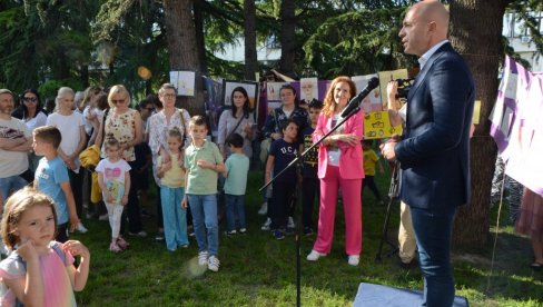 BIO JEDNOM JEDAN SLIKAR UROŠ PREDIĆ: Izložba dečjih radova u Galeriji Matice srpske BIO JEDNOM JEDAN SLIKAR UROŠ PREDIĆ: Izložba dečjih radova u Galeriji Matice srpske