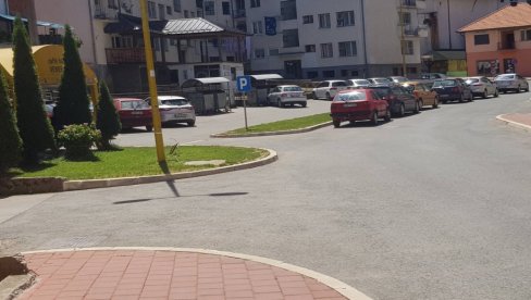 ULICA REPUBLIKE SRPSKE TRN U OKU BOŠNJAKA: Skupština Srebrenice odlučila da promeni imena saobraćajnica i trgova ULICA REPUBLIKE SRPSKE TRN U OKU BOŠNJAKA: Skupština Srebrenice odlučila da promeni imena saobraćajnica i trgova