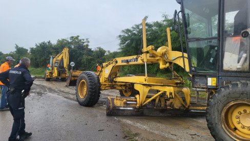 ПАЛО ЈЕ 80 ЛИТАРА ВОДЕ ПО КВАДРАТНОМ МЕТРУ: Незапамћено невреме погодило Општину Рековац (ФОТО)