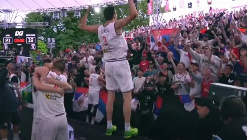SRBIJA JE PRVAK SVETA U BASKETU! Kakav pozdrav Amerikancima iz zemlje košarke - za istoriju! (VIDEO) SRBIJA JE PRVAK SVETA U BASKETU! Kakav pozdrav Amerikancima iz zemlje košarke - za istoriju! (VIDEO)