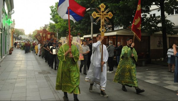 КРАЉЕВЧАНИ ПРОСЛАВИЛИ СЛАВУ: Традиционална свечаност у граду на Ибру КРАЉЕВЧАНИ ПРОСЛАВИЛИ СЛАВУ: Традиционална свечаност у граду на Ибру