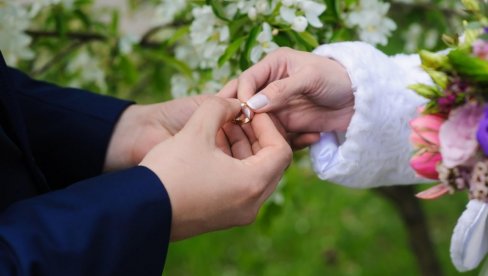 Kako odabrati burme za venčanje - Ultimativni vodič
