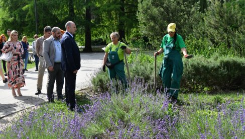 NOVOSAĐANI OBELEŽILI SVETSKI DAN ZAŠTITE ŽIVOTNE SREDINE: U Dunavskom parku kviz za đake i poseta gradonačelnika NOVOSAĐANI OBELEŽILI SVETSKI DAN ZAŠTITE ŽIVOTNE SREDINE: U Dunavskom parku kviz za đake i poseta gradonačelnika