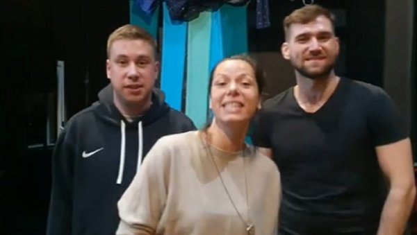 ОРИГИНАЛНА АКЦИЈА ПОЗОРИШТА У КРУШЕВЦУ: Донирајте одећу за нову представу, али и рециклажу и најугроженије (ФОТО/ ВИДЕО) ОРИГИНАЛНА АКЦИЈА ПОЗОРИШТА У КРУШЕВЦУ: Донирајте одећу за нову представу, али и рециклажу и најугроженије (ФОТО/ ВИДЕО)