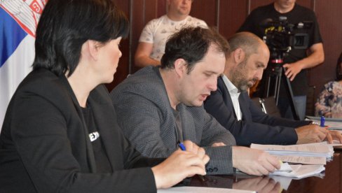 УСВОЈЕНА ОДЛУКА О ПОВЕЋАЊУ БУЏЕТА: Одржана седница СО Ћуприја УСВОЈЕНА ОДЛУКА О ПОВЕЋАЊУ БУЏЕТА: Одржана седница СО Ћуприја