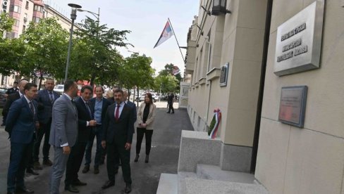 MINISTAR GAŠIĆ OBIŠAO RENOVIRANE OBJEKTE MUP-a: Stiže šef policije Dubaija MINISTAR GAŠIĆ OBIŠAO RENOVIRANE OBJEKTE MUP-a: Stiže šef policije Dubaija