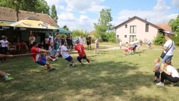ЈУБИЛАРНО ДРУЖЕЊЕ: Крајишници се и ове године окупили у Житишту на Грмечлијади (ФОТО) ЈУБИЛАРНО ДРУЖЕЊЕ: Крајишници се и ове године окупили у Житишту на Грмечлијади (ФОТО)