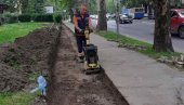 RENOVIRAJU SE BICIKLISTIČKE STAZE U NOVOM SADU: Počeli radovi u Futoškoj ulici RENOVIRAJU SE BICIKLISTIČKE STAZE U NOVOM SADU: Počeli radovi u Futoškoj ulici
