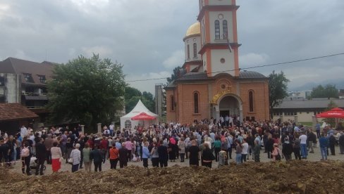 ČUDOTVORNA IKONA I U BANJALUCI: U Hramu Svetog Georgija u naselju Paprikovac svetogorska relikvija ČUDOTVORNA IKONA I U BANJALUCI: U Hramu Svetog Georgija u naselju Paprikovac svetogorska relikvija