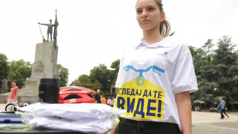 БЕЗБЕДНОСТ НА ПРВОМ МЕСТУ: Кампања Гледај да те виде и у Краљеву БЕЗБЕДНОСТ НА ПРВОМ МЕСТУ: Кампања Гледај да те виде и у Краљеву