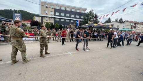AMERIČKA AMBASADA U BEOGRADU: Jedina borba KFOR i Srba, u kojoj svi pobeđuju (VIDEO) AMERIČKA AMBASADA U BEOGRADU: Jedina borba KFOR i Srba, u kojoj svi pobeđuju (VIDEO)