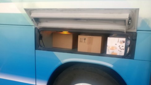 U VREDNOSTI OD 10.000 EVRA: Krijumčarenje kozmetike u skladištu za alat autobusa U VREDNOSTI OD 10.000 EVRA: Krijumčarenje kozmetike u skladištu za alat autobusa