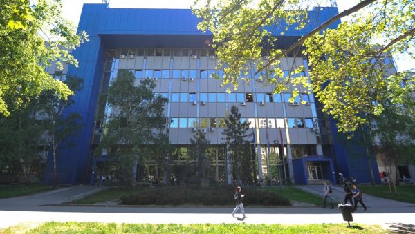 УБРЗАНЕ ОНЛАЈН ПРИПРЕМЕ ИЗ ХЕМИЈЕ: На Природноматематичком факултету у Новом Саду за будуће студенте УБРЗАНЕ ОНЛАЈН ПРИПРЕМЕ ИЗ ХЕМИЈЕ: На Природноматематичком факултету у Новом Саду за будуће студенте