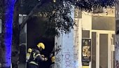 МОМАК И ДЕВОЈКА БИЛИ ЗАКЉУЧАНИ ДОК ЈЕ ВАТРА ГУТАЛА СТАН: Стравичан пожар у Крњачи (ФОТО) МОМАК И ДЕВОЈКА БИЛИ ЗАКЉУЧАНИ ДОК ЈЕ ВАТРА ГУТАЛА СТАН: Стравичан пожар у Крњачи (ФОТО)
