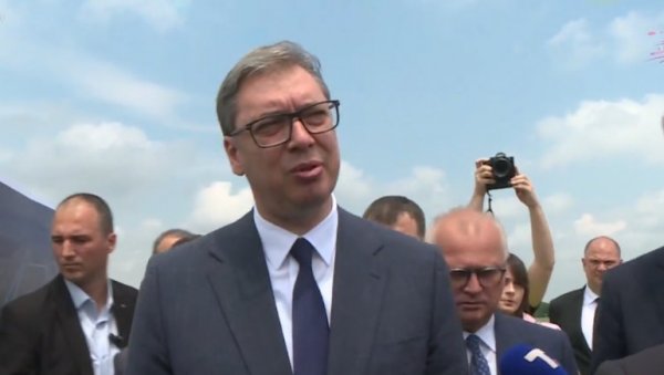 ВУЧИЋ НА ОТВАРАЊУ НОВЕ ПИСТЕ БЕОГРАДСКОГ АЕРОДРОМА: Чак 732 милиона евра улагања, поносан сам на Србију која неће да стане (ФОТО/ВИДЕО) ВУЧИЋ НА ОТВАРАЊУ НОВЕ ПИСТЕ БЕОГРАДСКОГ АЕРОДРОМА: Чак 732 милиона евра улагања, поносан сам на Србију која неће да стане (ФОТО/ВИДЕО)