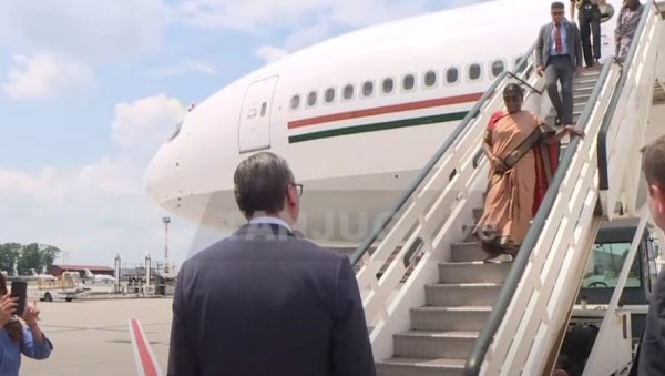 ПРЕДСЕДНИЦА ИНДИЈЕ КОЈА ЈЕ У ПОСЕТИ СРБИЈИ УПЕЧАТЉИВА ПОЛИТИЧКА ФИГУРА: Била учитељица, мењала име три пута, живот јој обележиле трагедије ПРЕДСЕДНИЦА ИНДИЈЕ КОЈА ЈЕ У ПОСЕТИ СРБИЈИ УПЕЧАТЉИВА ПОЛИТИЧКА ФИГУРА: Била учитељица, мењала име три пута, живот јој обележиле трагедије